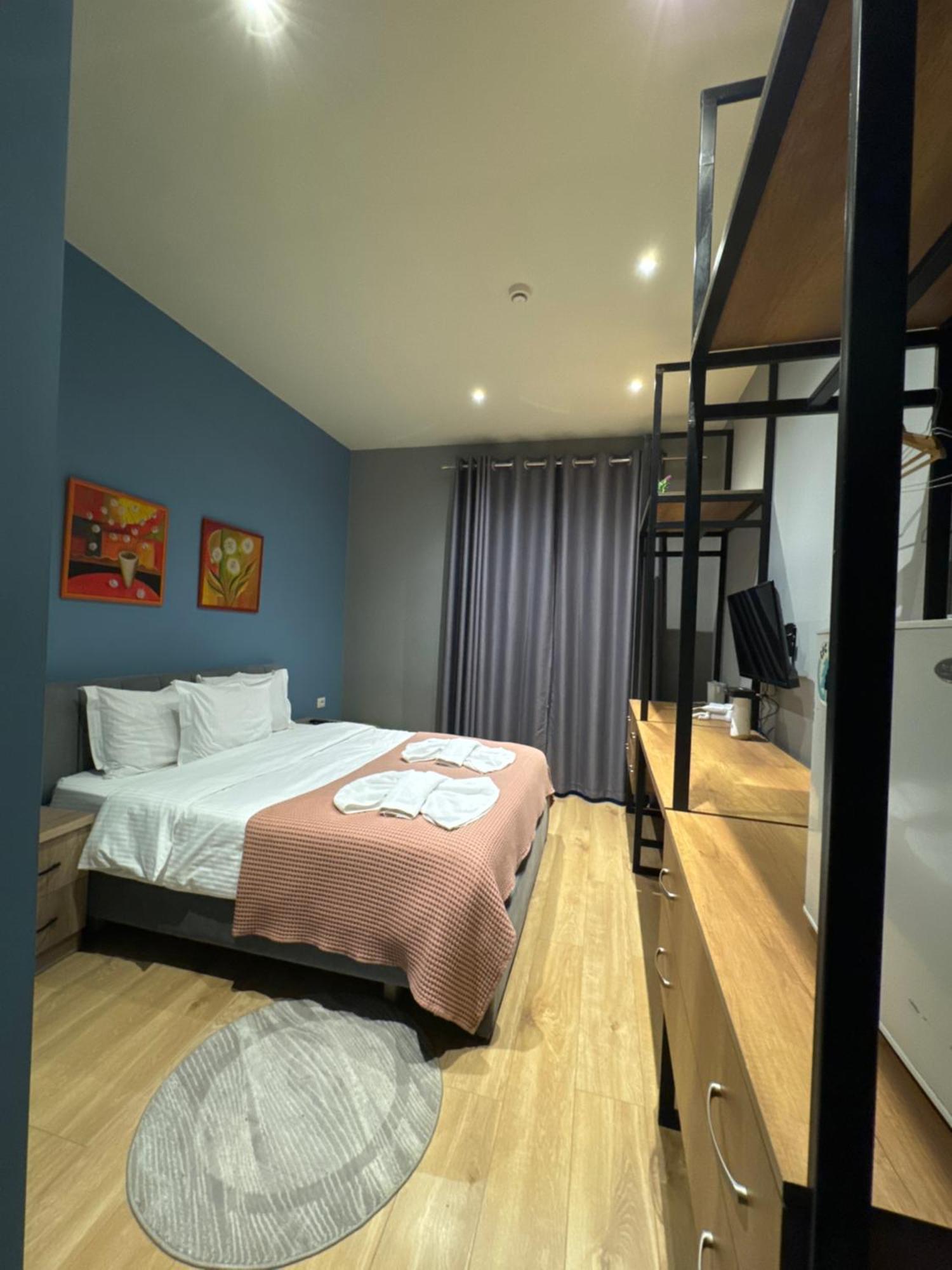 Hotel Tirona